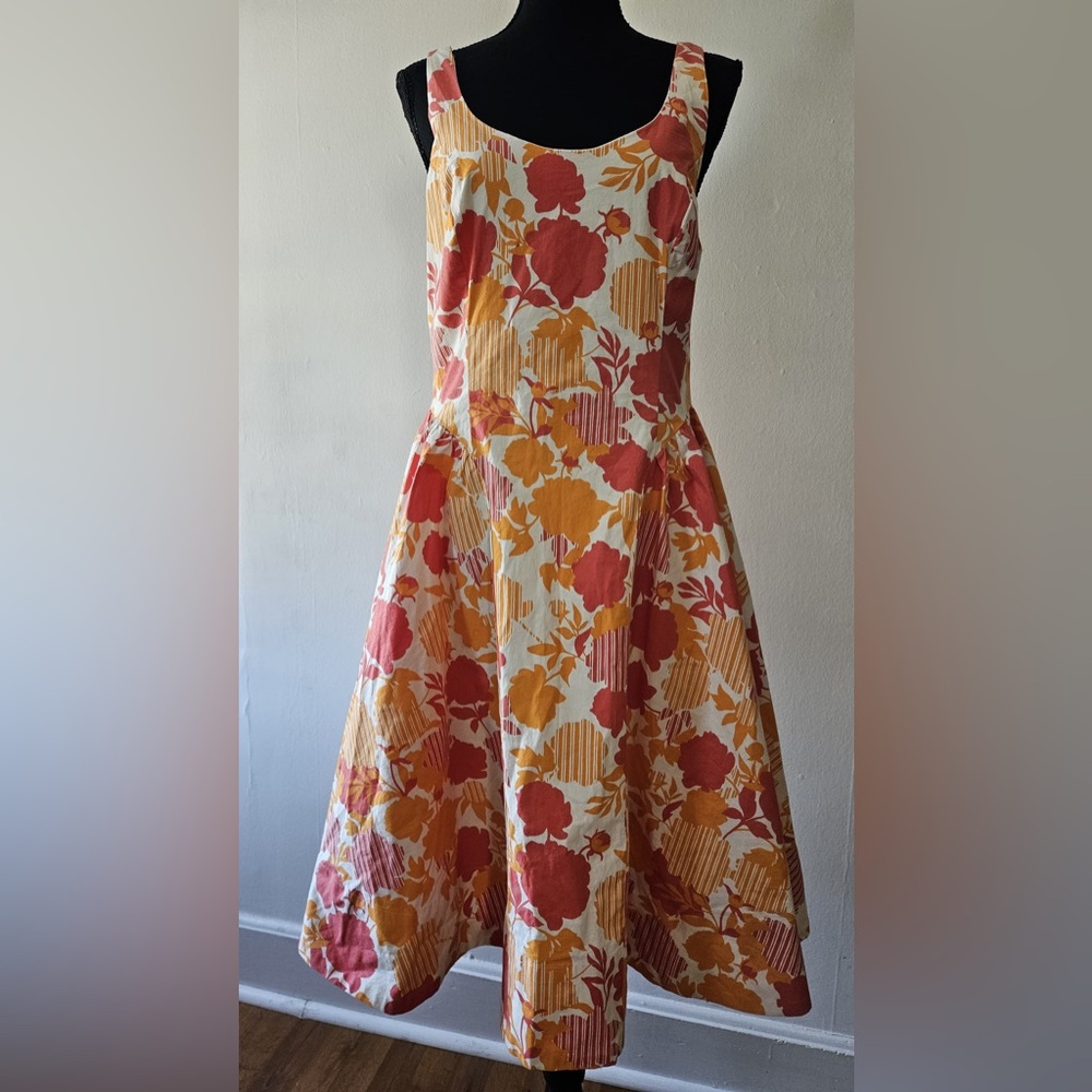 Sleeveless Scoop-Neck Basque-Waist Midi Dress - Picture 4 of 6